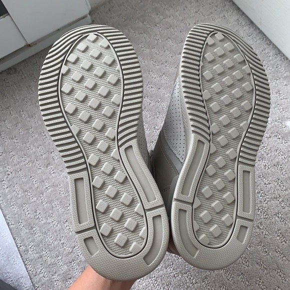 NEW Everlane Sneakers - Picture 4 of 4